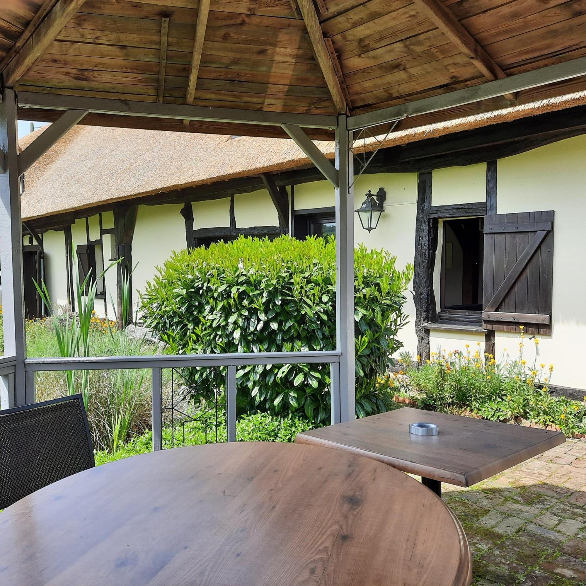 Les 2 Chaumieres Avec Piscine Villa Epinay Exterior photo
